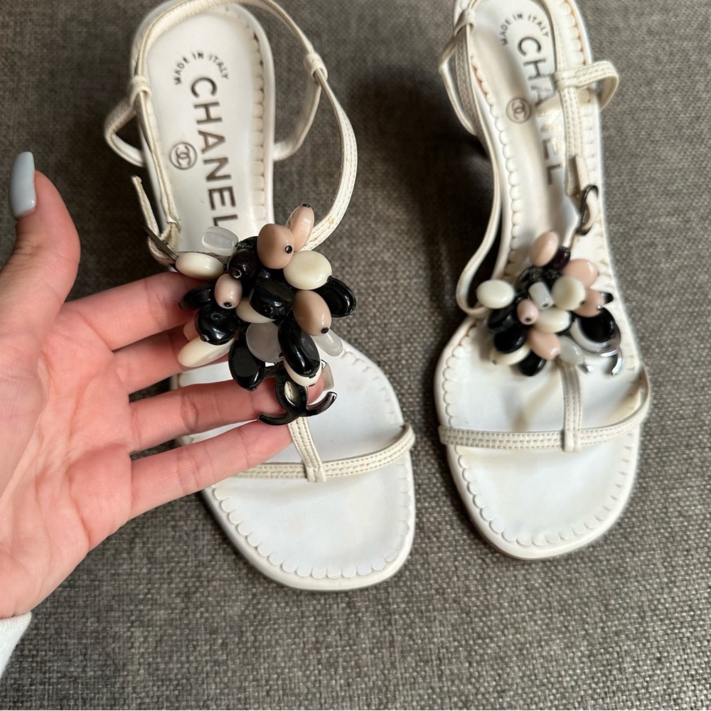 Vintage white Chanel beaded strappy heels - Picture 4 of 8